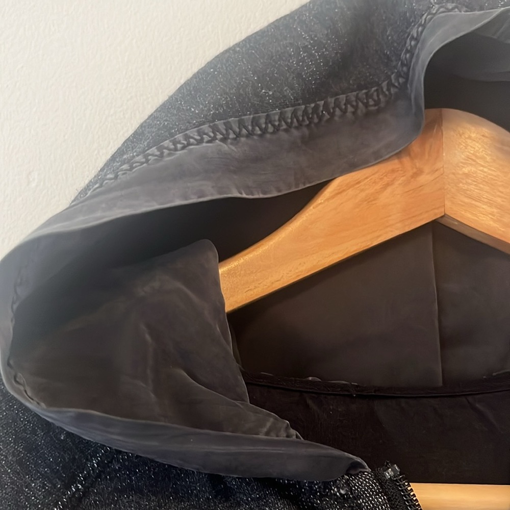 Lululemon Black Hooded Zip Jacket with Ruffle Hem - Picture 3 of 7